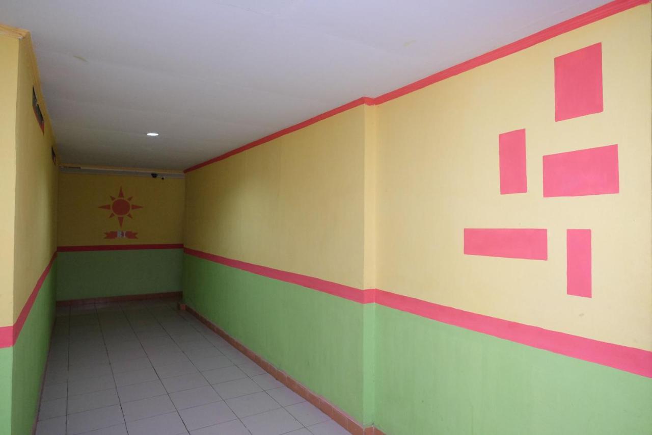 Reddoorz Near Pelabuhan Nusantara Parepare Bagian luar foto