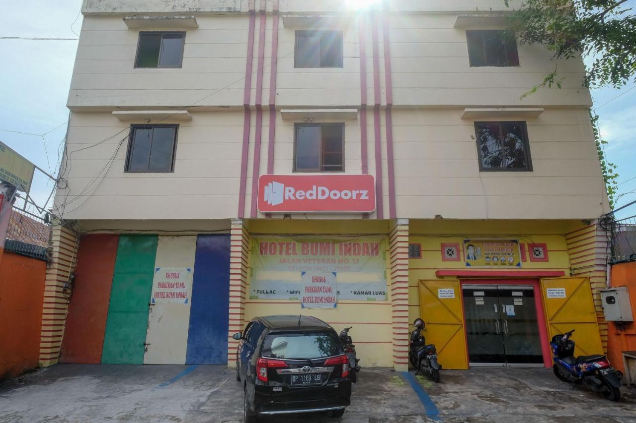 Reddoorz Near Pelabuhan Nusantara Parepare Bagian luar foto