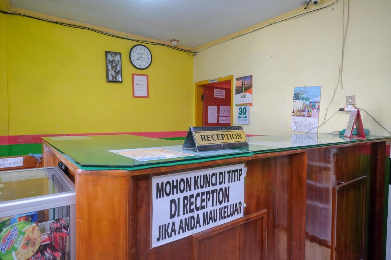 Reddoorz Near Pelabuhan Nusantara Parepare Bagian luar foto