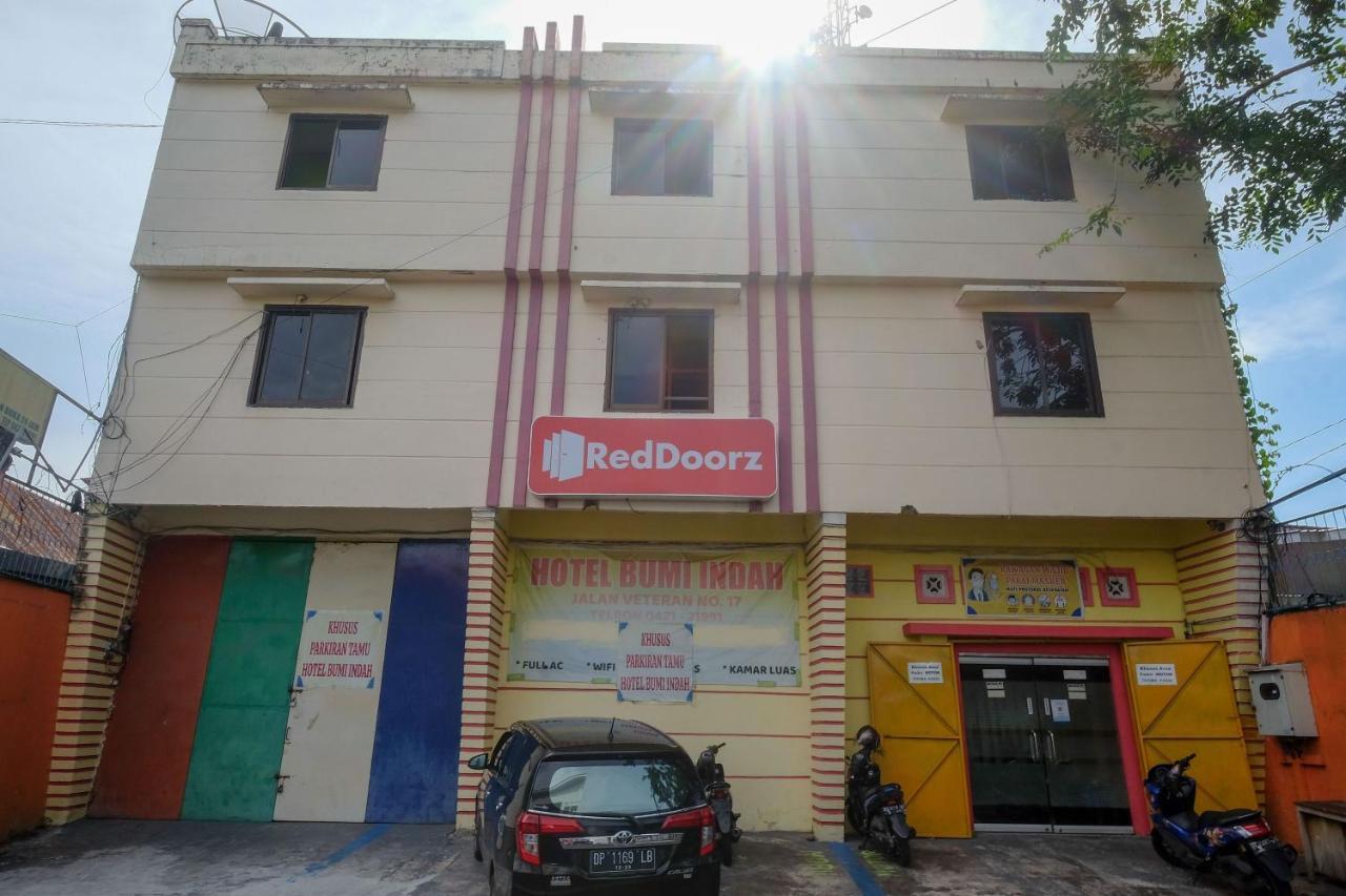 Reddoorz Near Pelabuhan Nusantara Parepare Bagian luar foto
